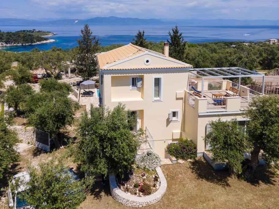 A Casa D' Irene Paxos Villa